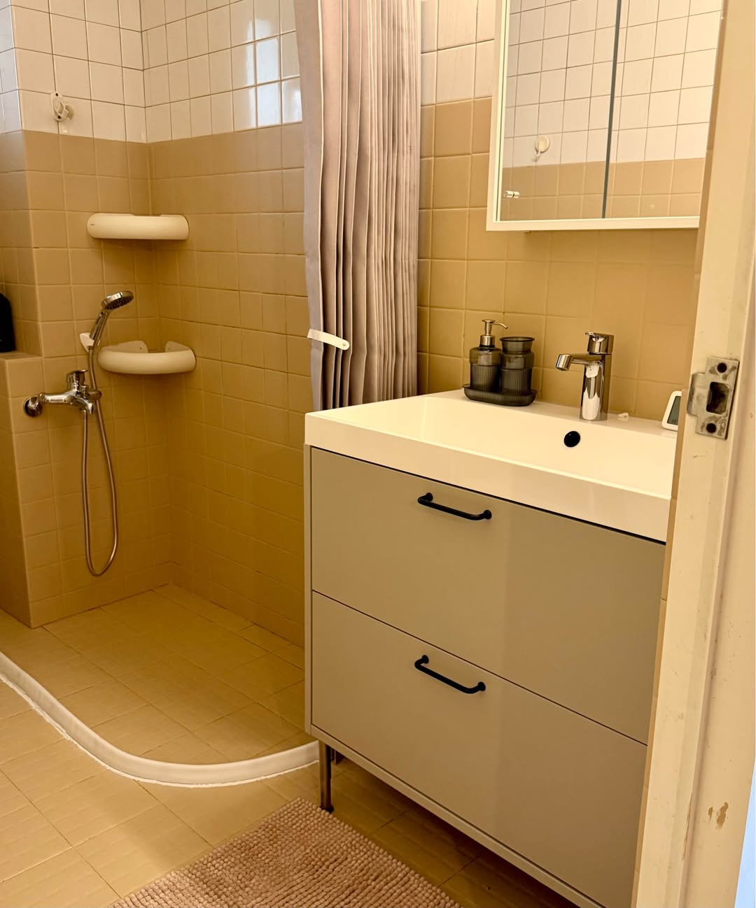 Room A 旗艦寬敞大雅房 $17800