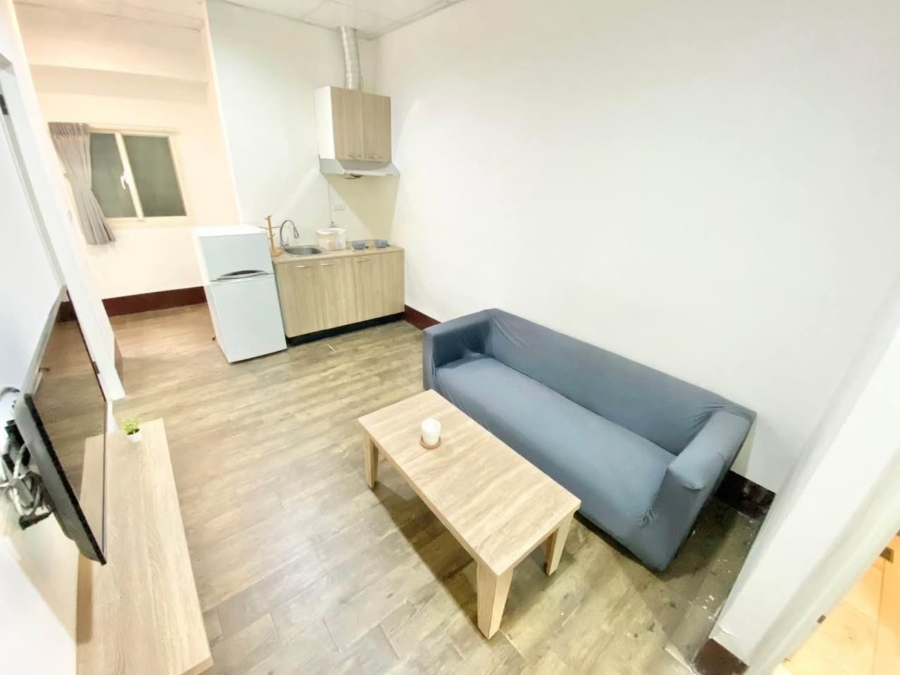 台北租屋 #大同區租屋 #台北車站 #兩房出租 #陽台 顯示較少
