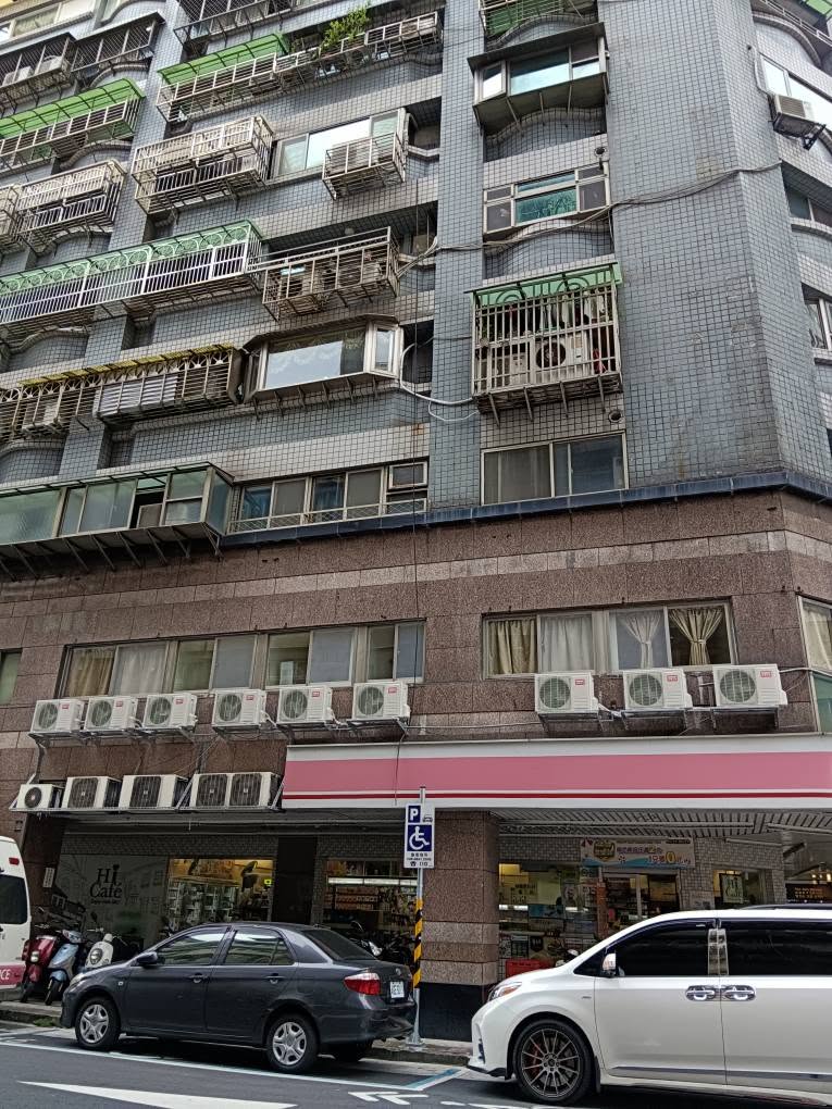 位於長沙街和西寧南路口