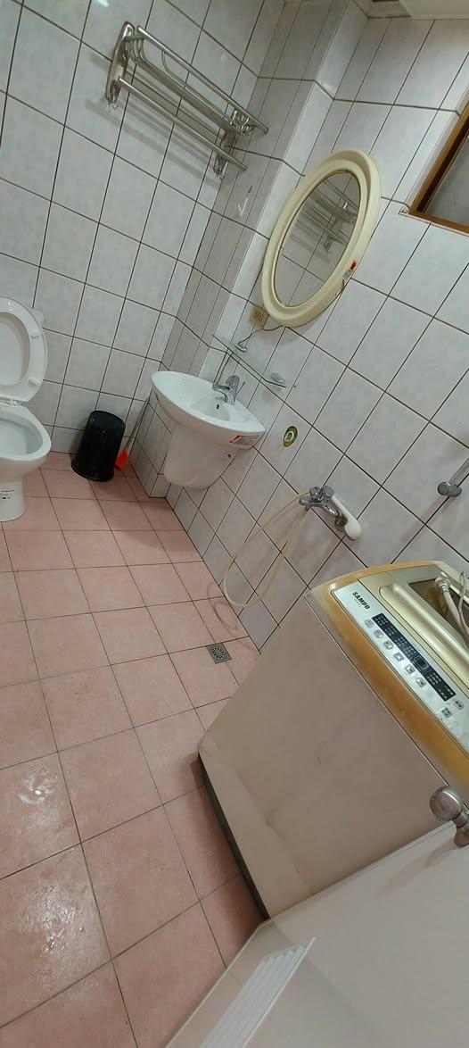電梯華廈頂樓一房一廳獨立套房