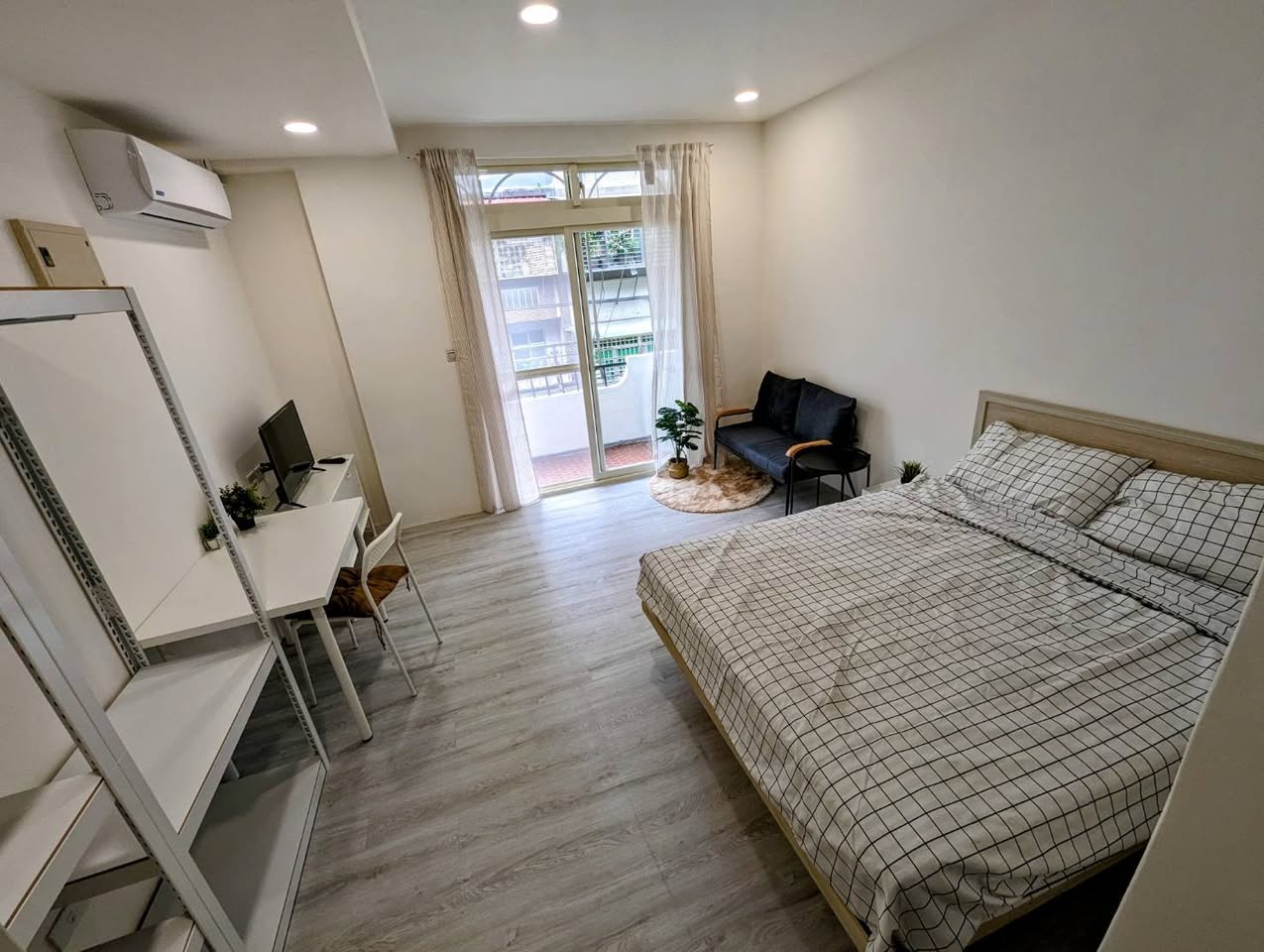 【地點】:板橋區中山路二段