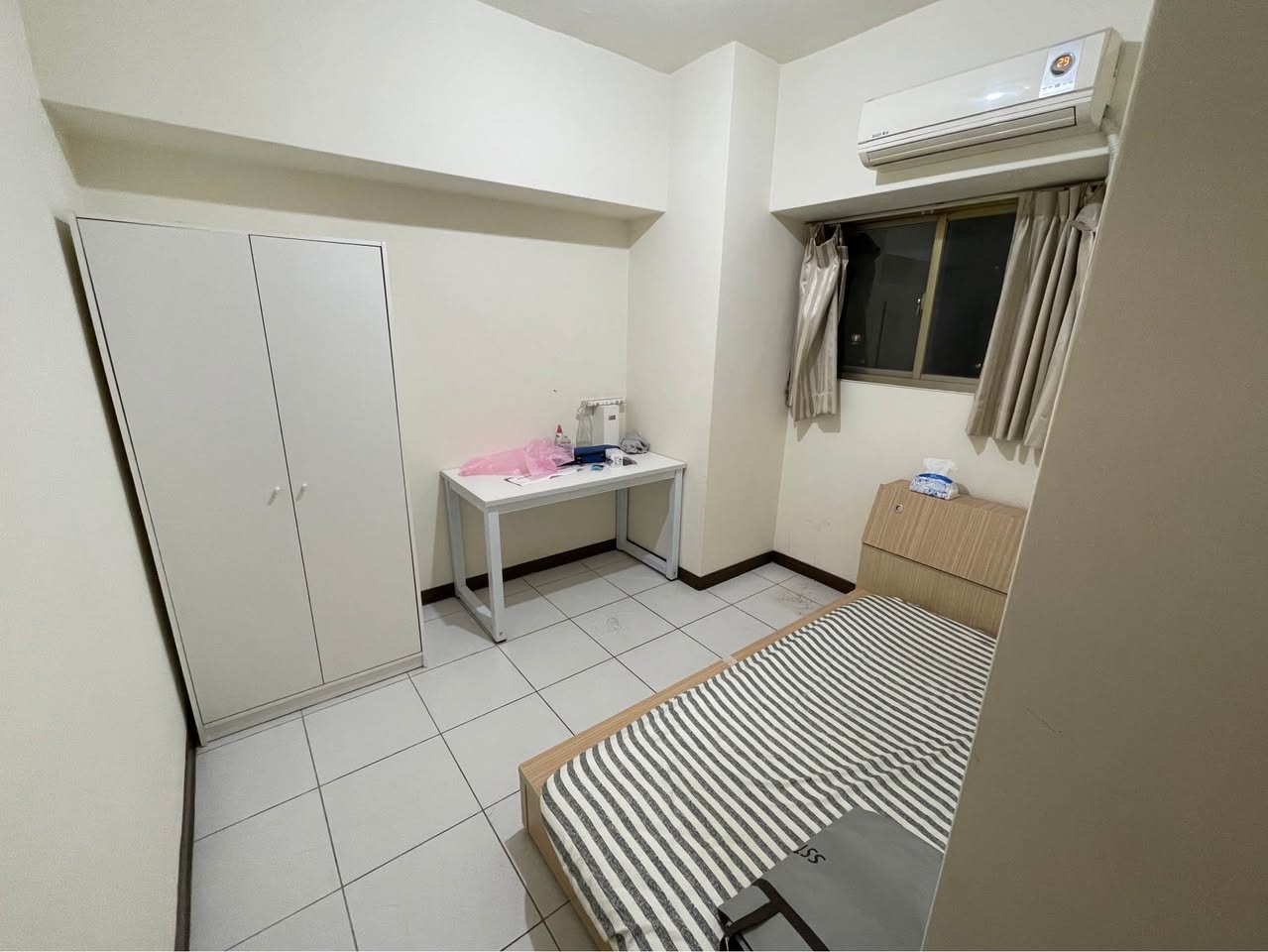健身房走路不用五分鐘，有超多早餐店、捷運站附近有手搖、屈臣氏、小吃美食、夜市、傳統菜市場、生活機能非…