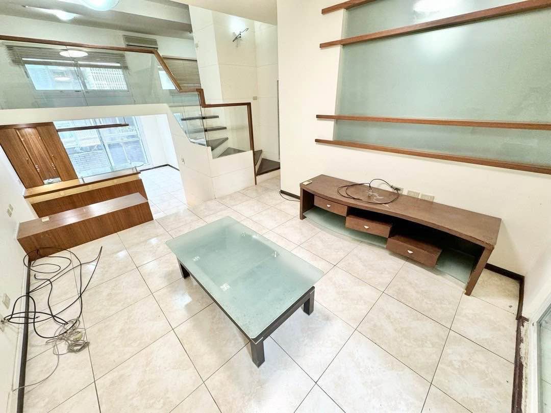 台北租屋 #中山區租屋 #雙連站 #三房出租 #管理員 顯示較少