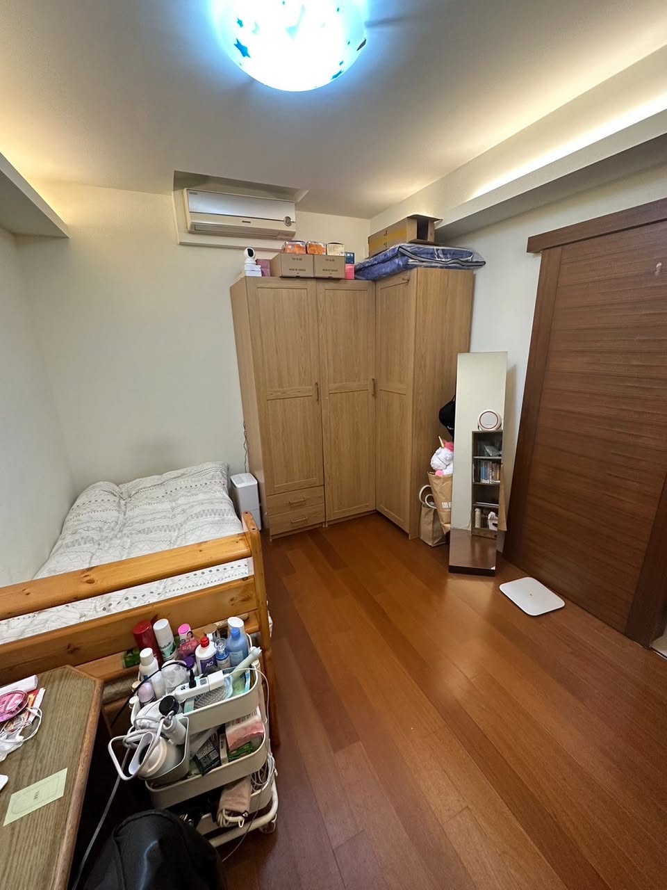 文山區雅房徵室友 (限女性) - 捷運景美站、台水台電、採光通風良好、房東剛翻新內裝