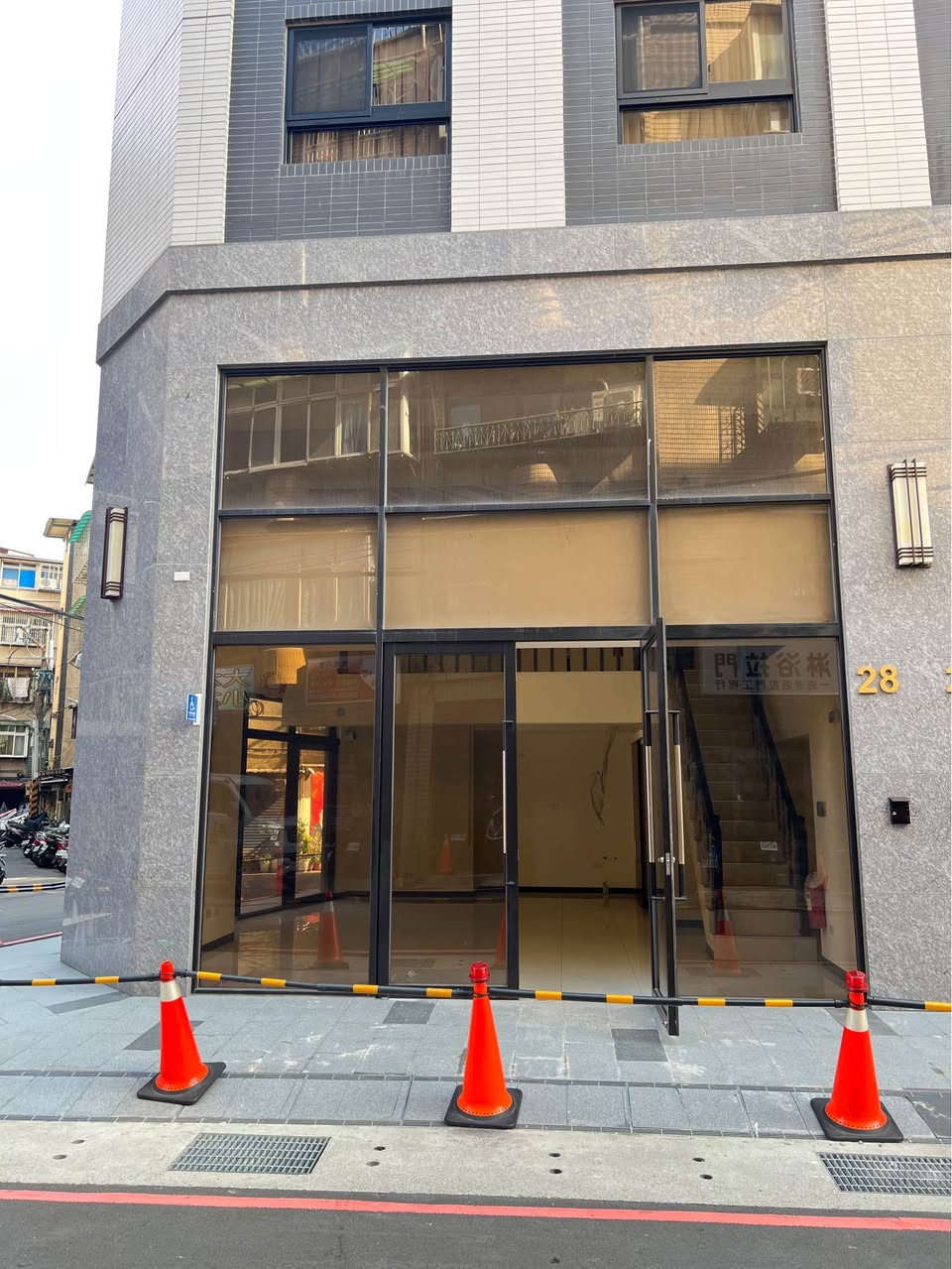 板橋區 新北市縣民大道93巷28號 房源