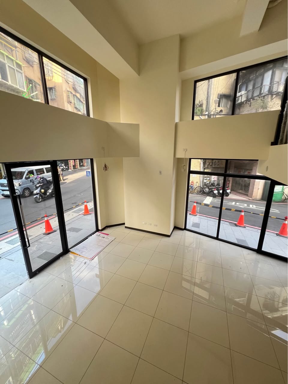 板橋區 新北市縣民大道93巷28號 房源