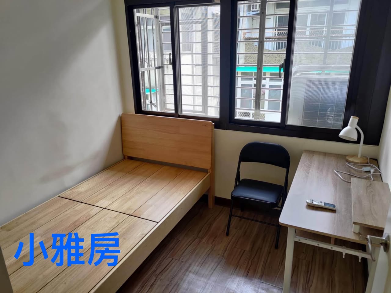 近南京復興捷運站，步行至捷運站／公車站約 7-8 分鐘，交通方便。附近生活機能很好，走路2分鐘有全家…