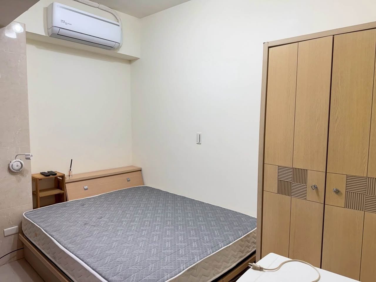 【新店區安忠路|限女性租客套房出租】