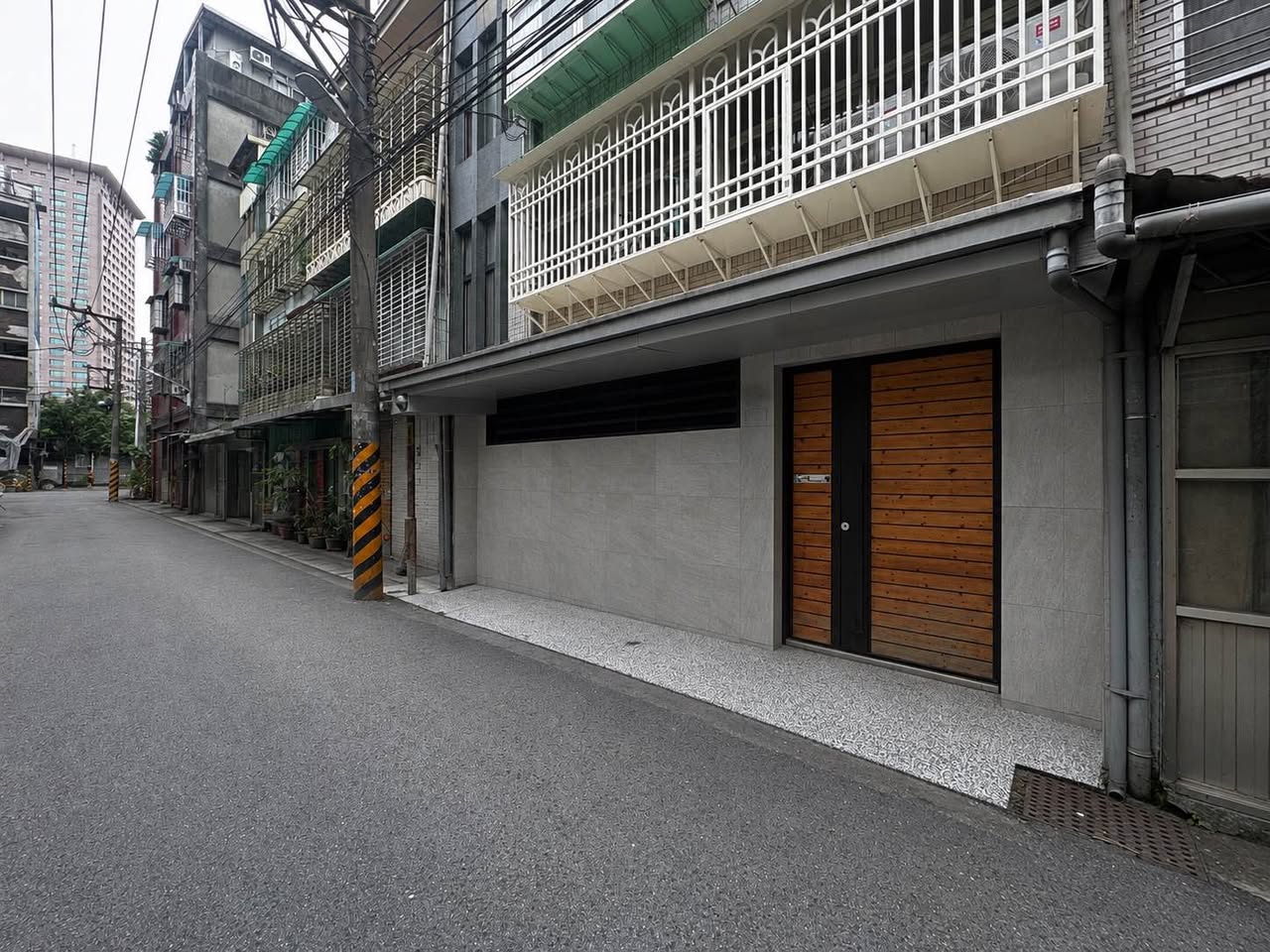 板橋站質感二房一廳門口可停車