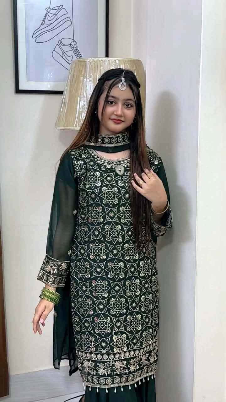 পাকিস্তানি ইন্সপায়ার গারারা সেট পার্টি কালেকশন।