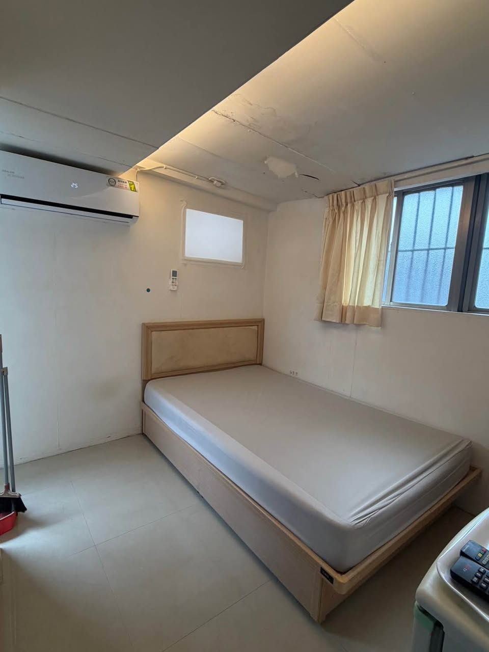 黃金地段，通勤無敵： 走路 5 分鐘即達永安市場捷運站。過橋就到台北市，前往中和、板橋、新店更是四通…