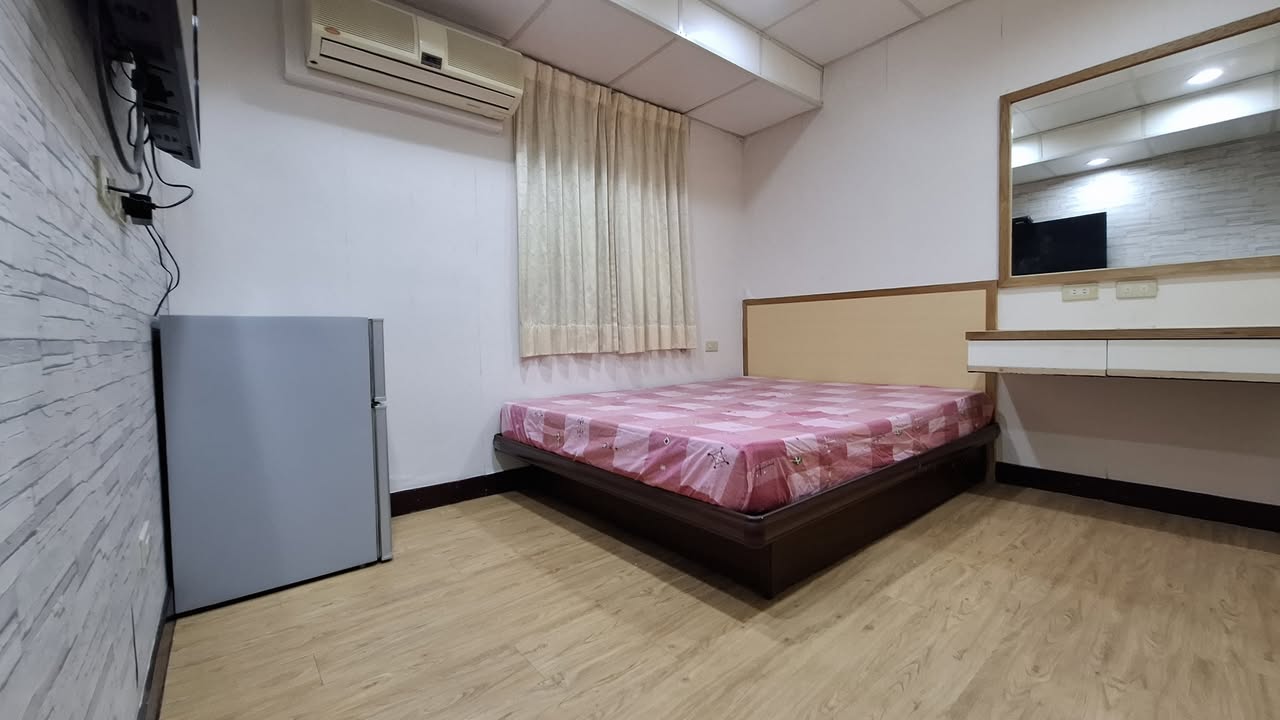 【地點】台北市南港區昆陽街172巷(捷運站出口250公尺，步行約3分鐘)
