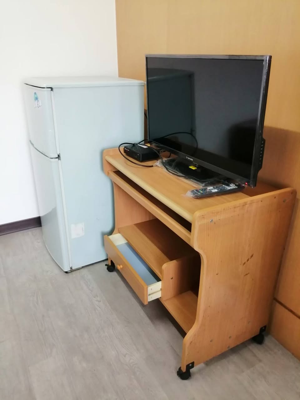 6500元 包含網路 第四台