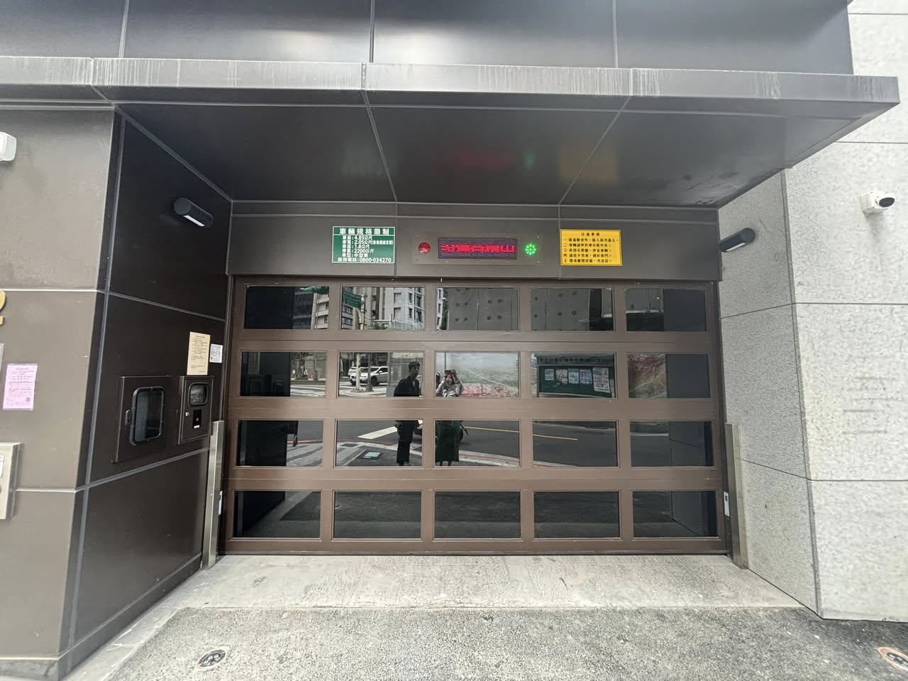 【機能】景美捷運走路約3分鐘，近景美夜市、醫院，近河濱公園