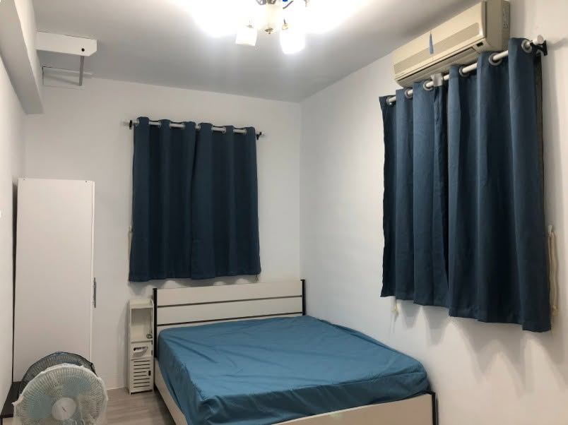 位於南港區東明街的公寓目前釋出整層出租。這間房子過去由幾位年輕人合租,彼此相處十分和睦,因租期屆滿…