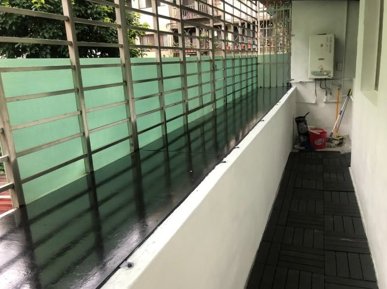 位於南港區東明街的公寓目前釋出整層出租。這間房子過去由幾位年輕人合租,彼此相處十分和睦,因租期屆滿…