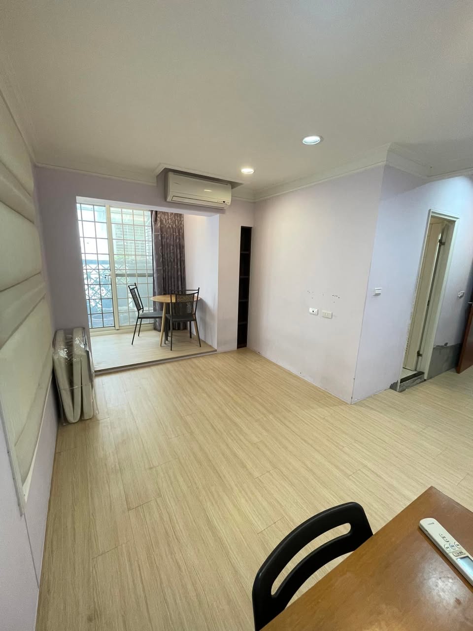 地點：士林區中正路，士林捷運站走路約5分鐘，附近交通超方便，巷子內的透天