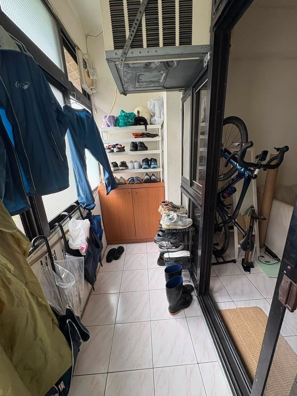 【交通】景美捷運站慢慢走約7分鐘, 羅斯福路有公車站,走路2分鐘即可抵達河濱運動
