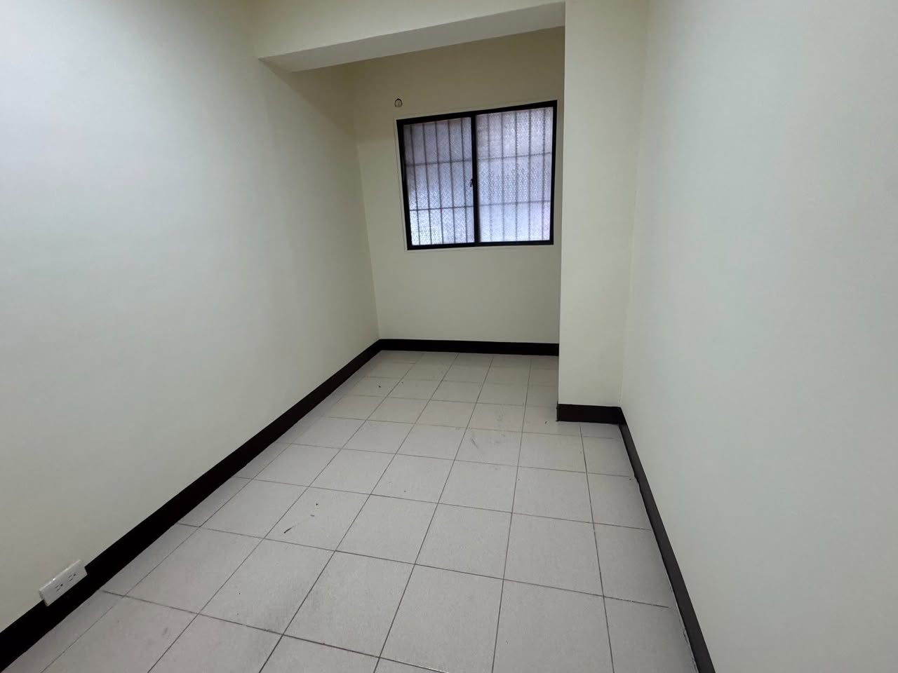 [地址]：新莊區中港一街