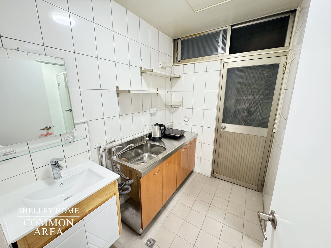 【地點】台北市南港區忠孝東路六段(昆陽捷運站正對面)