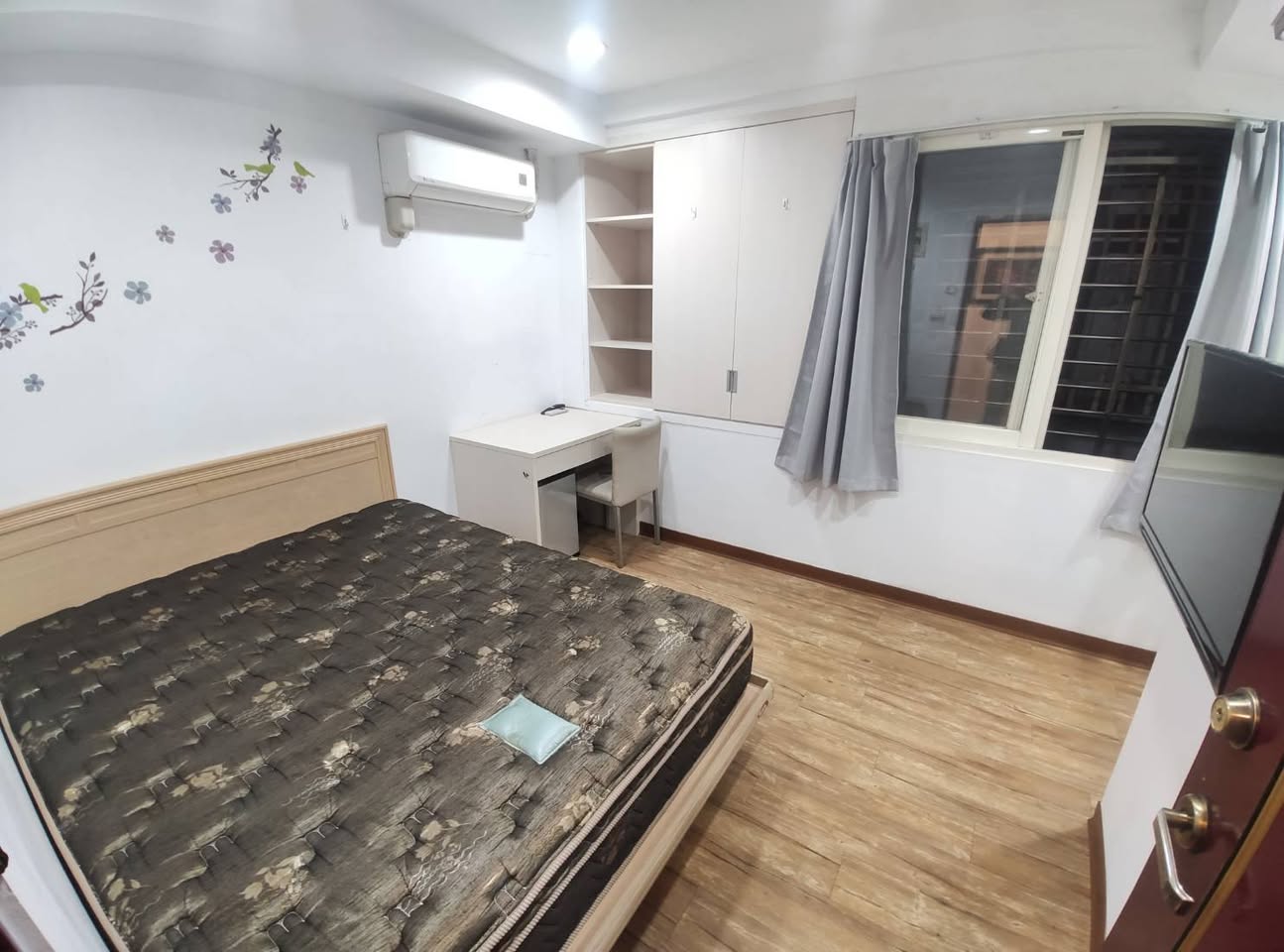 捷運七張/租補新店套房/生活方便