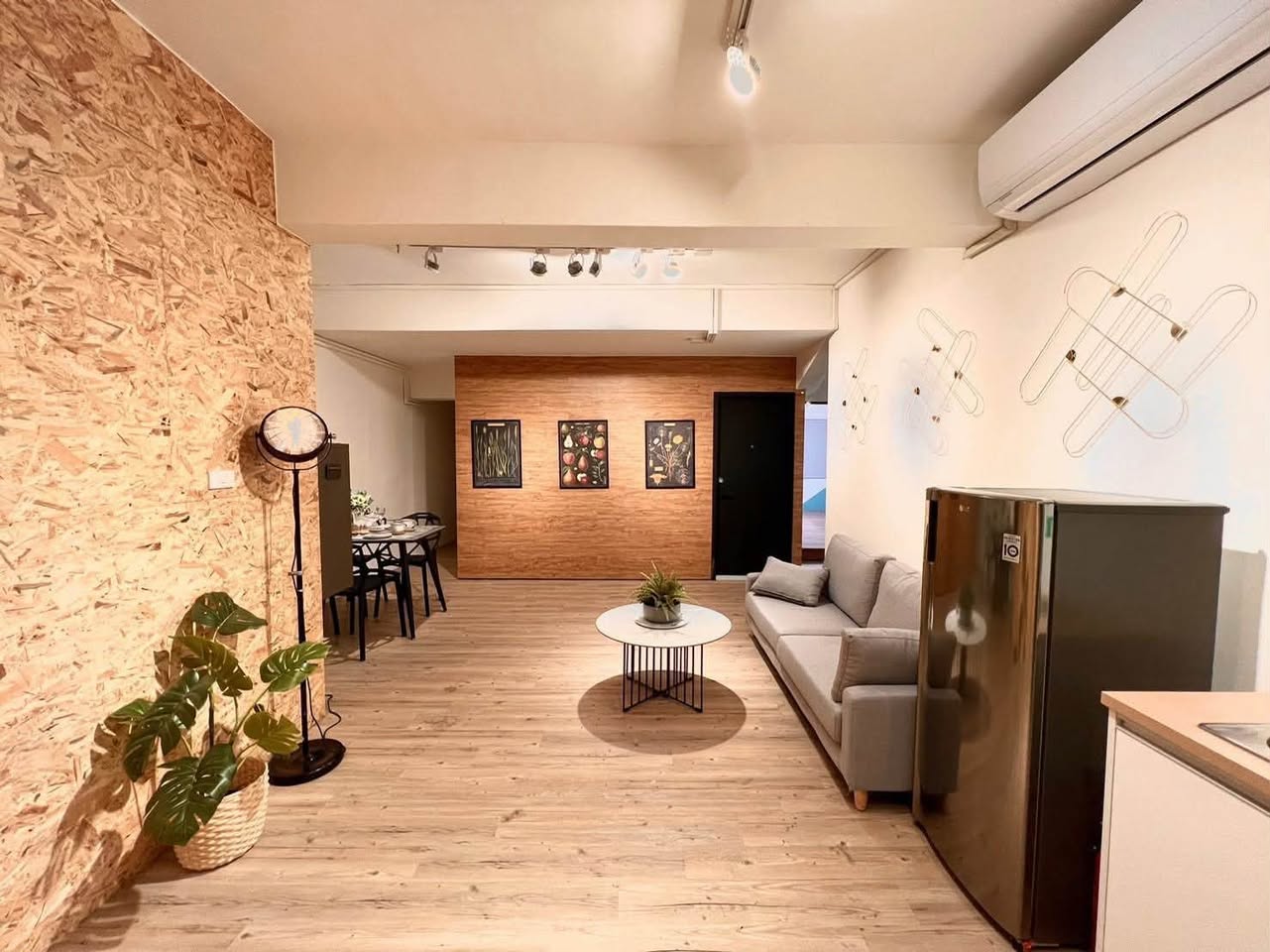 【機能】走路10分鐘可到捷運板橋站與致理科大，巷口便利商店，傳統市場、百貨公司、公園綠地、學校、醫療…