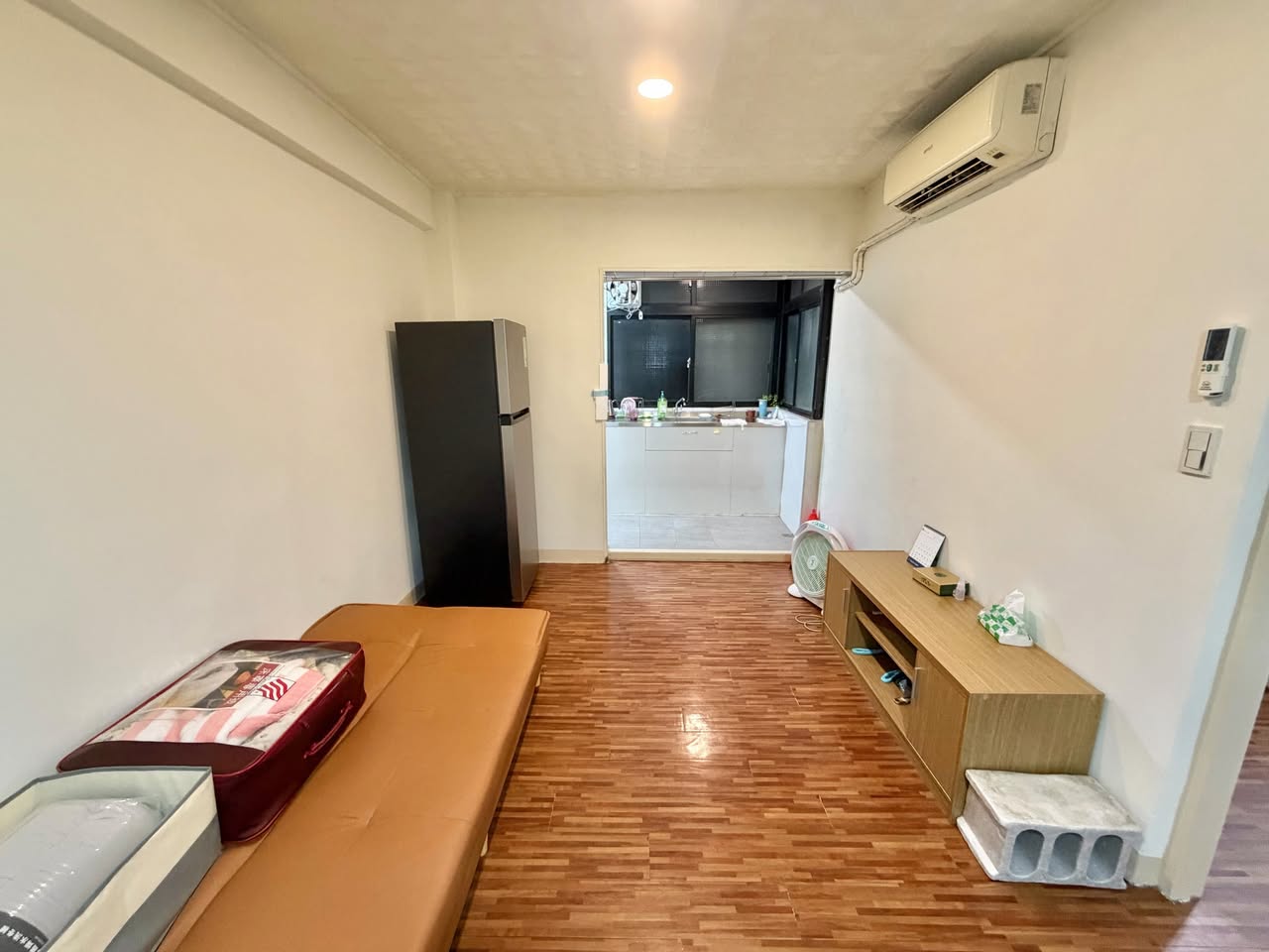 捷運民權西路站步行約15秒