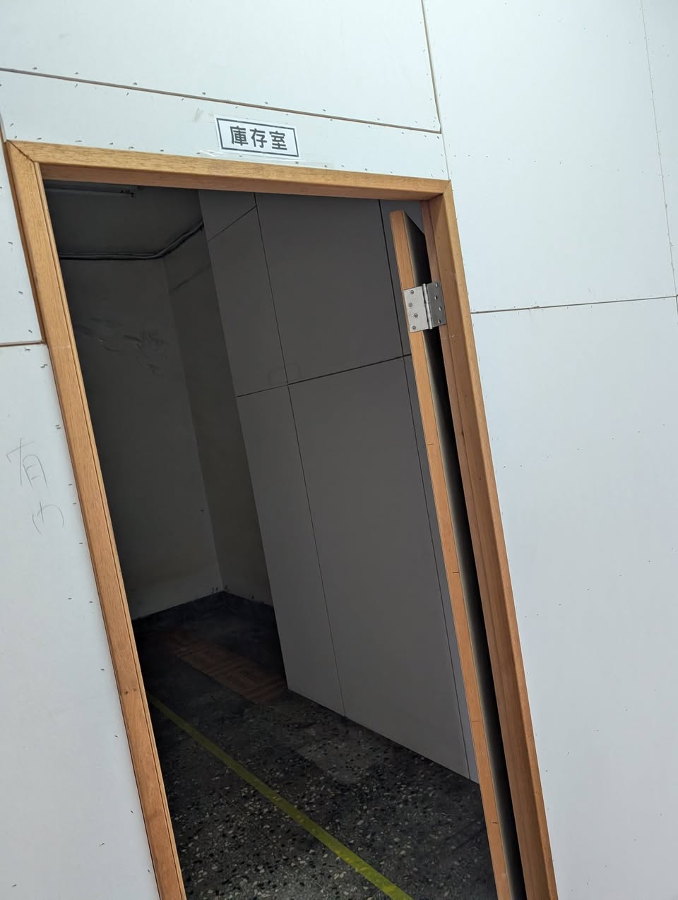 台北市士林延平北路七段 公寓二樓65坪 適合工作室租金35000元0930391002謝先生