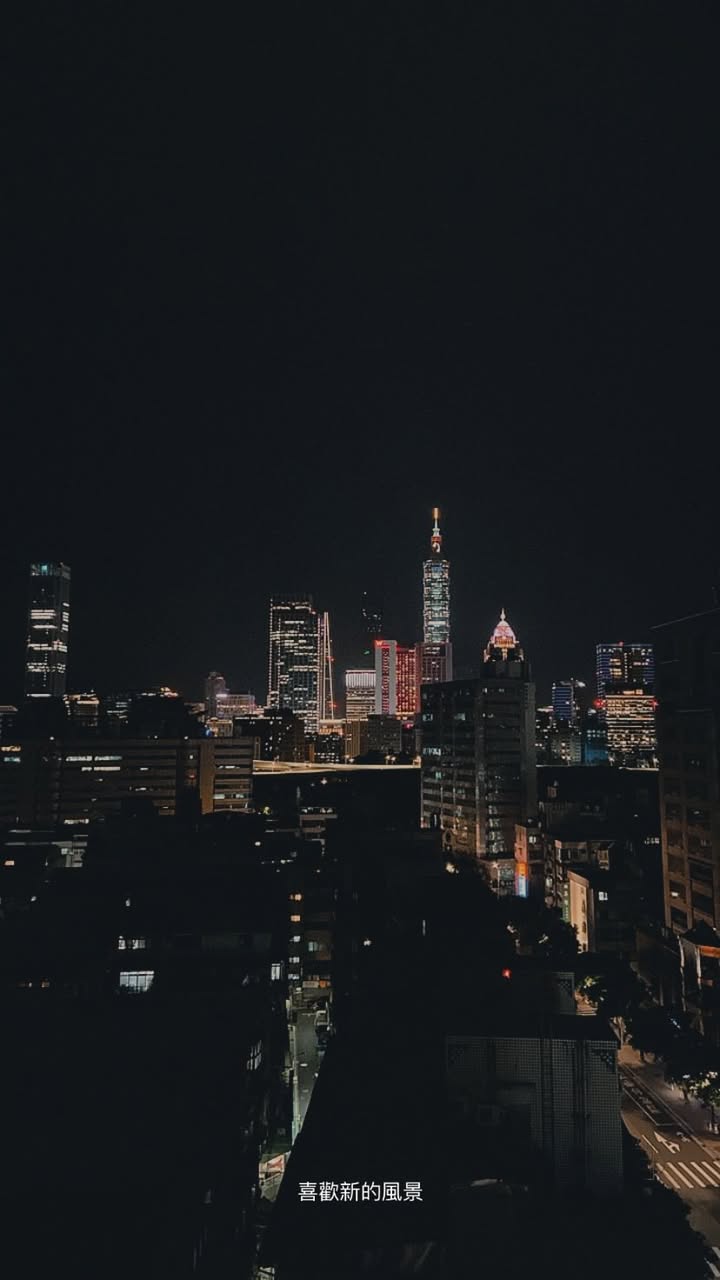 【南京三民捷運3分鐘｜有陽台＋101夜景｜電梯共生雅房】