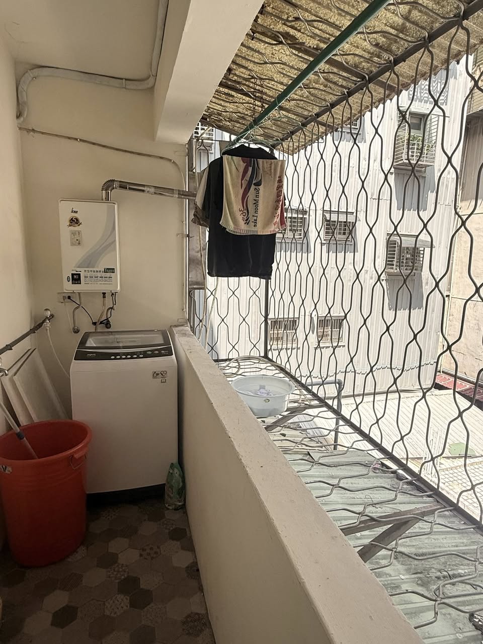 《板橋新埔雅房出租》