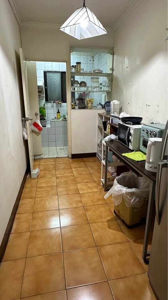 大坪林捷運站三號出口走路 1 分鐘