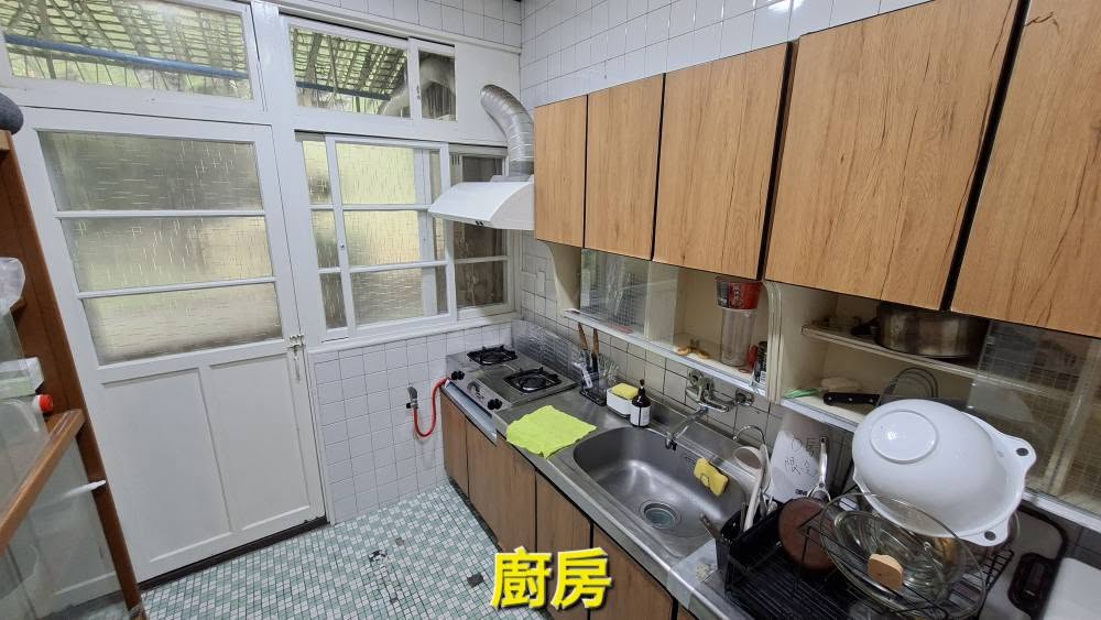 興隆路二段153巷2弄，公車站步行2分鐘，可租補，可開伙