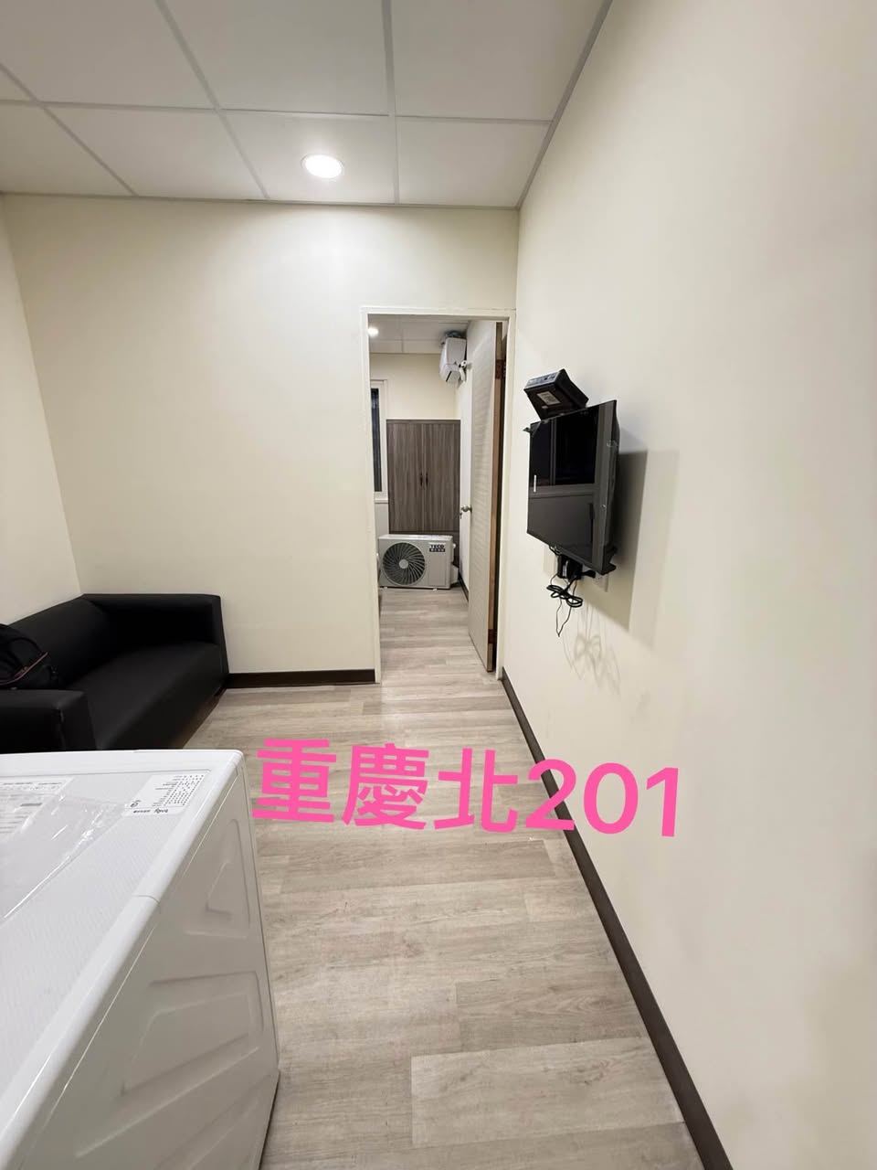 位置: 大同區重慶北路三段（大橋頭站180公尺）