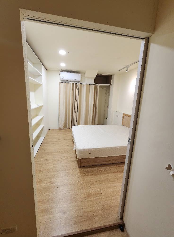 位於松山區光復南路上，要找一位室友入住